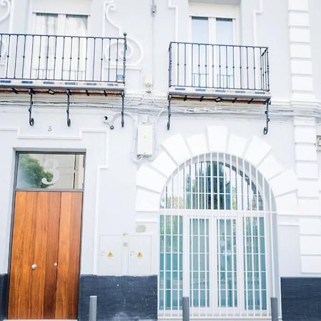 Selecta Apart Ideal Y Facil Parking En La Calle Севилья Экстерьер фото