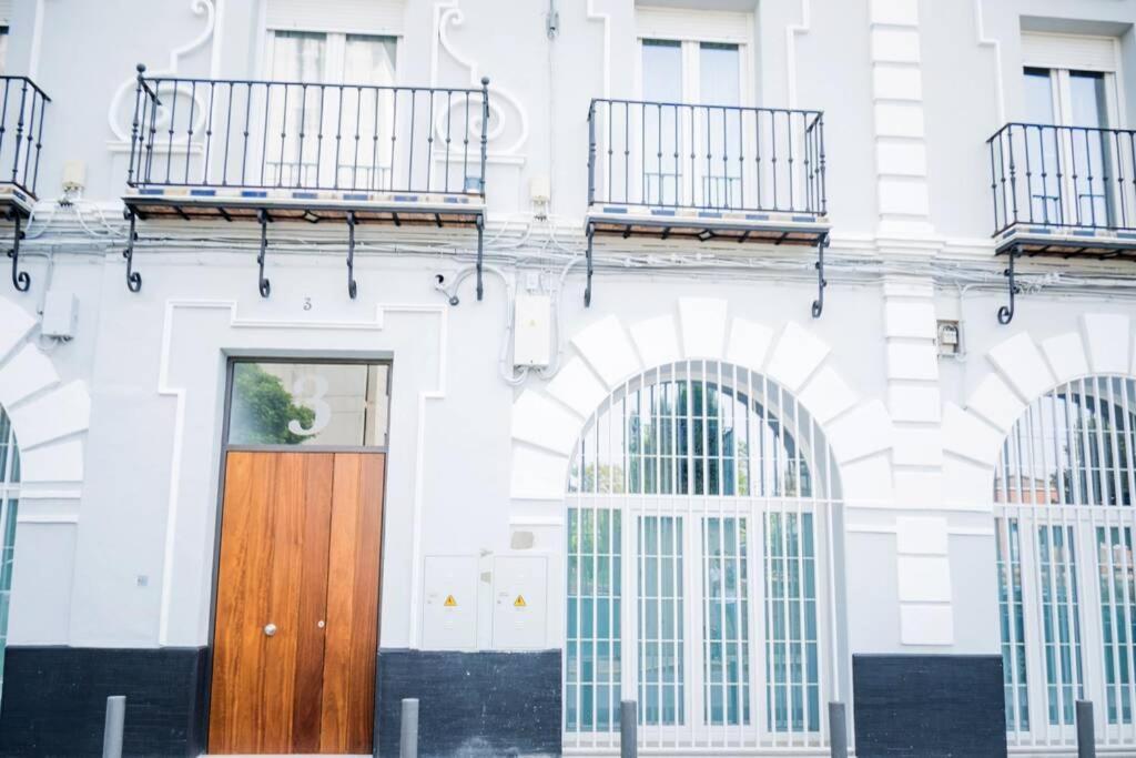 Selecta Apart Ideal Y Facil Parking En La Calle Севилья Экстерьер фото